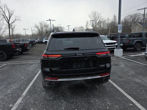 2022 Jeep Grand Cherokee 4xe Overland