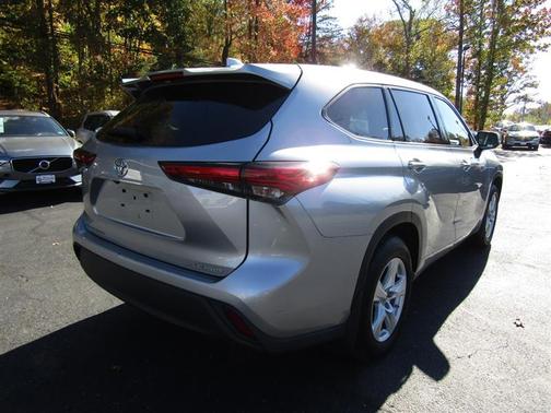 2020 Toyota Highlander LE