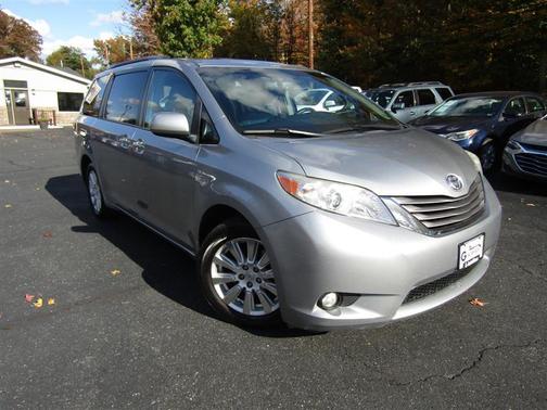 2017 Toyota Sienna XLE Premium