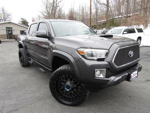 2017 Toyota Tacoma TRD Sport