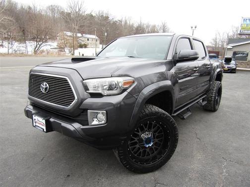 2017 Toyota Tacoma TRD Sport
