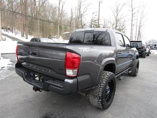 2017 Toyota Tacoma TRD Sport