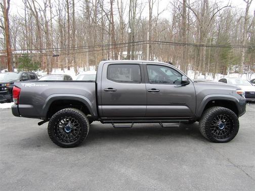 2017 Toyota Tacoma TRD Sport