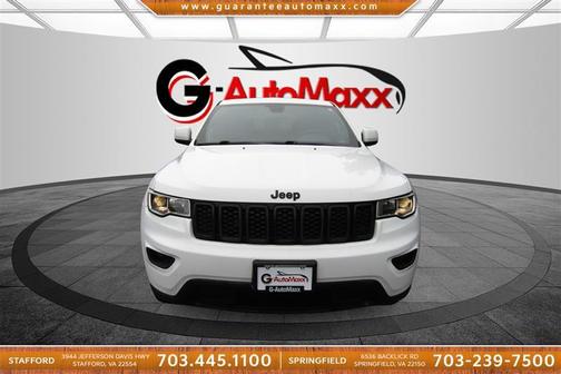 Bright White Clearcoat 2018 Jeep Grand Cherokee Laredo E