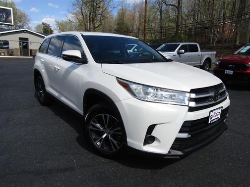 Blizzard Pearl 2019 Toyota Highlander LE