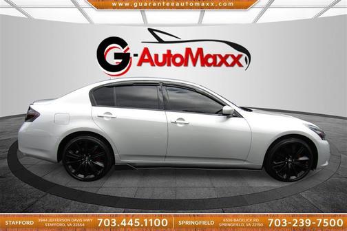 2015 INFINITI Q40 Base