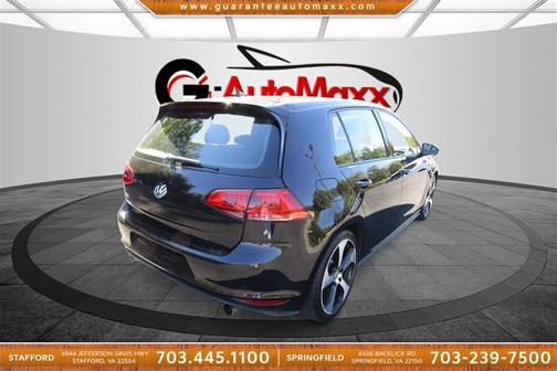 2017 Volkswagen Golf GTI SE 4-Door