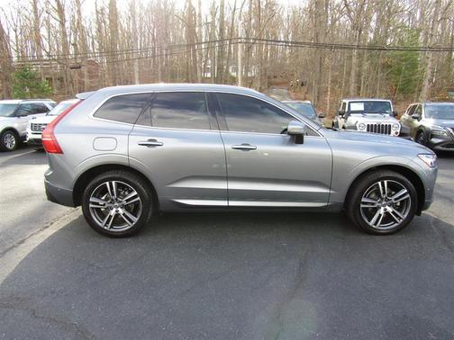 2018 Volvo XC60 T5 Momentum