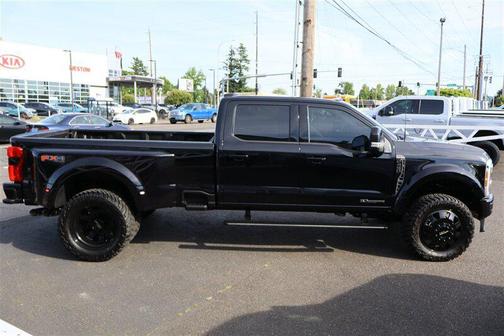 Agate Black Metallic 2026 Ford F-450 Platinum