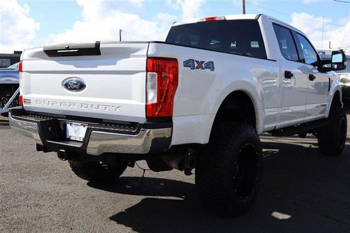 Oxford White 2017 Ford F-250 XLT