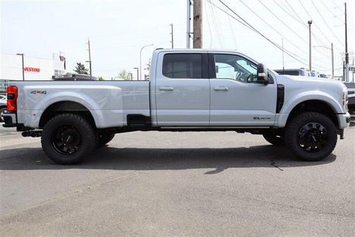 Avalanche 2026 Ford F-450 Platinum