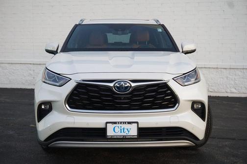 2021 Toyota Highlander Hybrid Platinum