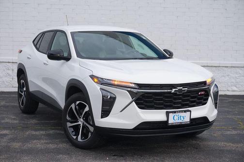 Summit White 2025 Chevrolet Trax FWD 1RS