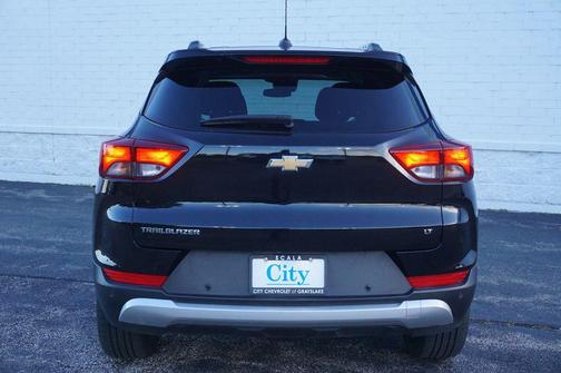 Mosaic Black Metallic 2025 Chevrolet Trailblazer LT