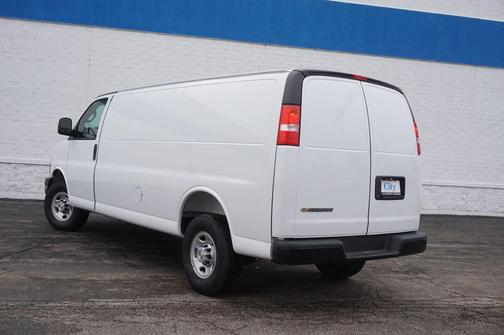 Summit White 2026 Chevrolet Express 3500 3500 Extended Wheelbase, WT, RWD