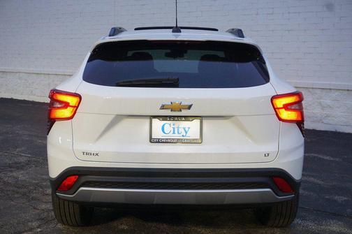 Summit White 2026 Chevrolet Trax LT