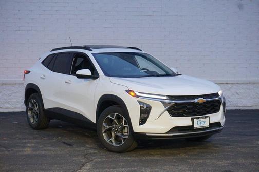 Summit White 2026 Chevrolet Trax LT