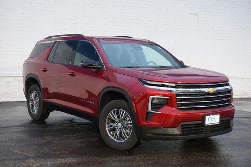 Radiant Red Tintcoat 2025 Chevrolet Traverse LT