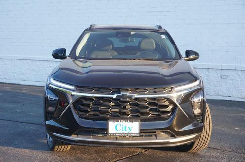 Mosaic Black Metallic 2026 Chevrolet Trax LT
