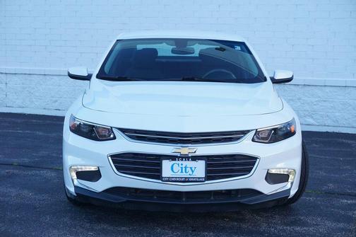Summit White 2017 Chevrolet Malibu 1LT