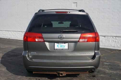 2004 Toyota Sienna XLE