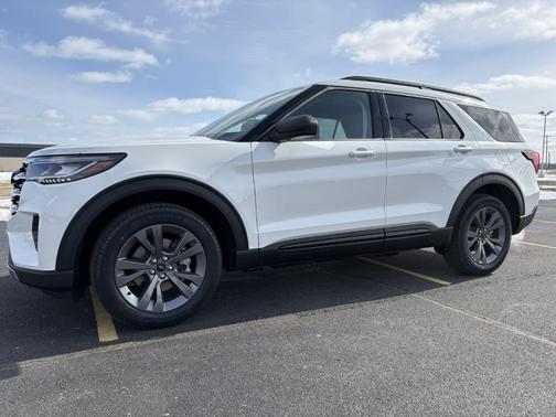 Star White 2026 Ford Explorer Active