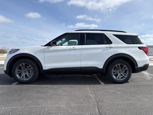 Star White 2026 Ford Explorer Active