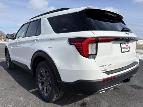 Star White 2026 Ford Explorer Active
