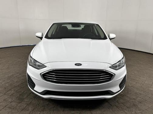 Oxford White 2019 Ford Fusion Hybrid SE