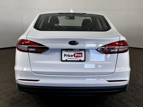Oxford White 2019 Ford Fusion Hybrid SE