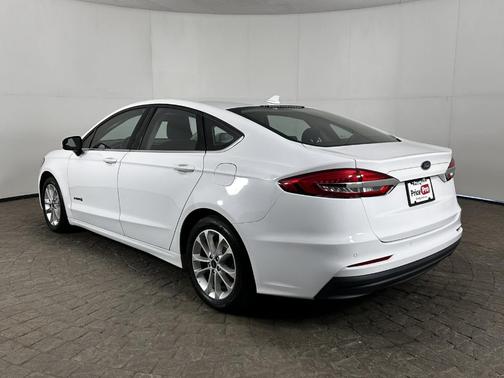 Oxford White 2019 Ford Fusion Hybrid SE