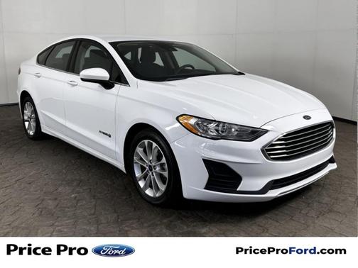 Oxford White 2019 Ford Fusion Hybrid SE