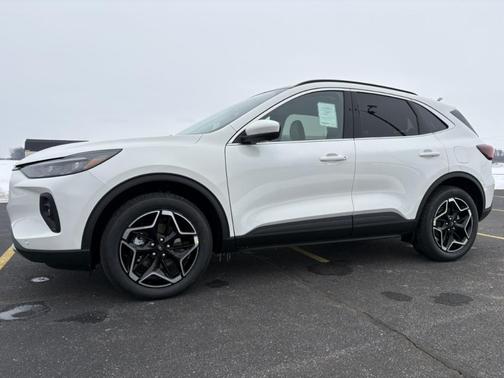 2026 Ford Escape Platinum