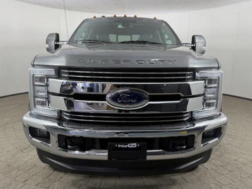 Magnetic Metallic 2017 Ford F-250 Lariat