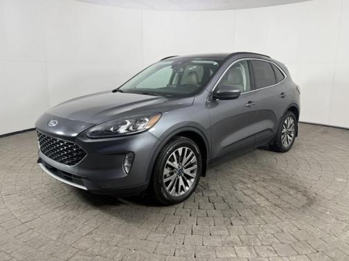 2022 Ford Escape Titanium Hybrid
