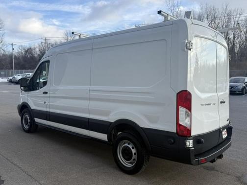 2017 Ford Transit-250 148 WB Medium Roof Cargo
