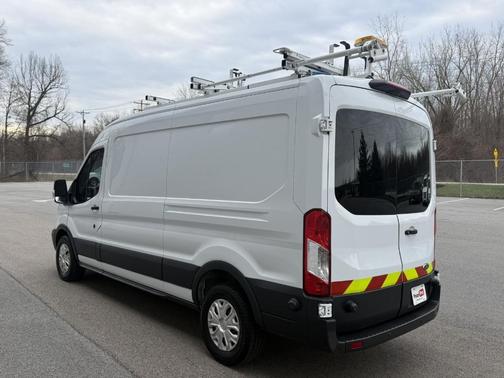 2018 Ford Transit-250 148 WB Medium Roof Cargo