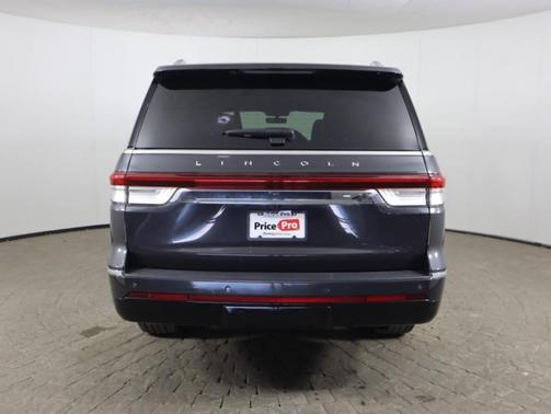 2023 Lincoln Navigator L Reserve