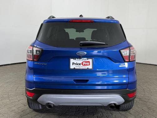 Lightning Blue Metallic 2017 Ford Escape SE