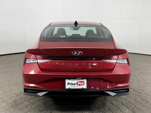 Scarlet Red Pearl 2021 Hyundai ELANTRA SEL