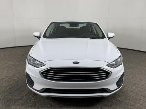 Oxford White 2019 Ford Fusion Hybrid SE