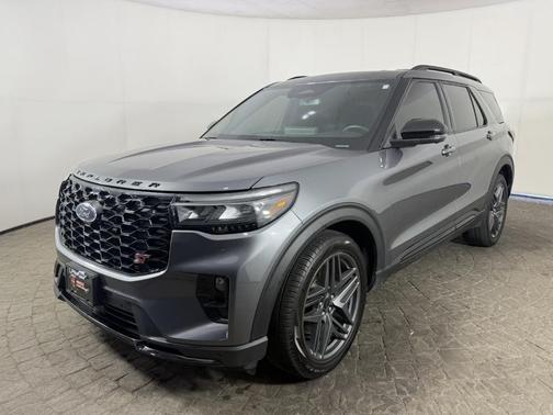 Carbonized Gray Metallic 2025 Ford Explorer ST
