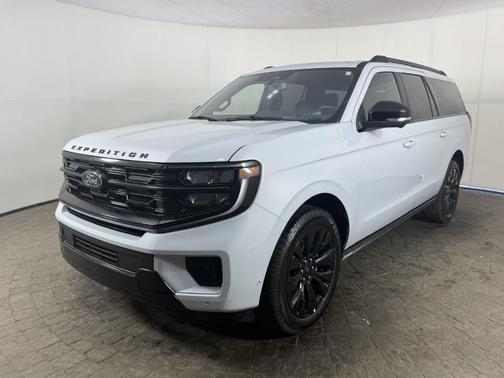 Space Silver 2025 Ford Expedition Max Platinum