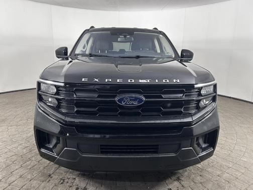 Black 2025 Ford Expedition Active