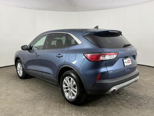 Blue Metallic 2020 Ford Escape SE