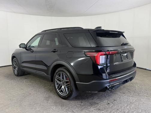 Agate Black Metallic 2025 Ford Explorer ST RWD