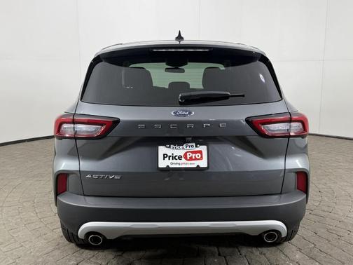 Carbonized Gray Metallic 2025 Ford Escape Active