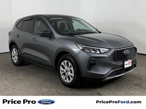Carbonized Gray Metallic 2025 Ford Escape Active