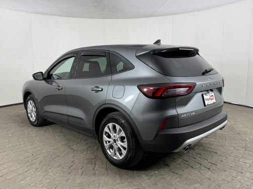 Carbonized Gray Metallic 2025 Ford Escape Active