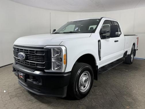 Oxford White 2023 Ford F-250 XL